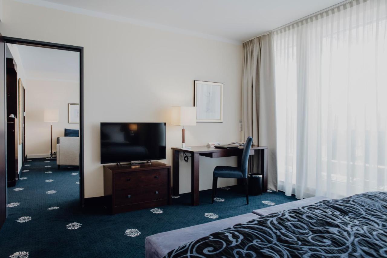 Hotel Vier Jahreszeiten סטארנברג מראה חיצוני תמונה